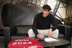 بركاني يوقع مع كليرمون فوت على أول عقد احترافي في مشواره الكروي