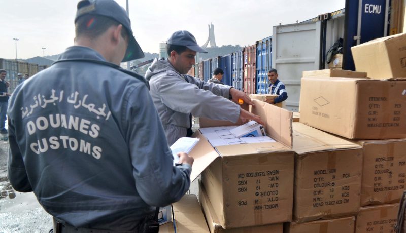 الجمارك تحجز كمية معتبرة من المخدرات والسجائر والبضائع بعدد من الولايات