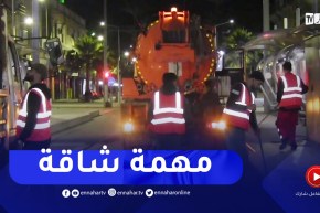 سيدي بلعباس : هكذا يتم تنظيف عربات ومسار الترامواي