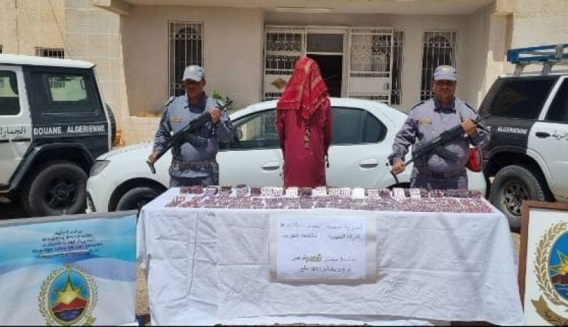 الأغواط.. حجز 5400 حبة “صاروخ” مخبأة داخل سيارة
