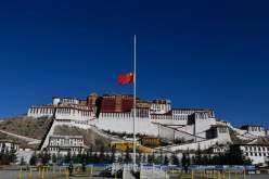 كارثة.. سائح يعثر على جثة شخص تحت سريره بغرفة الفندق