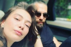 ضغطت عليها لطلب الطلاق.. نسليهان أتاغول تزيل والدتها من حياتها لأجل زوجها