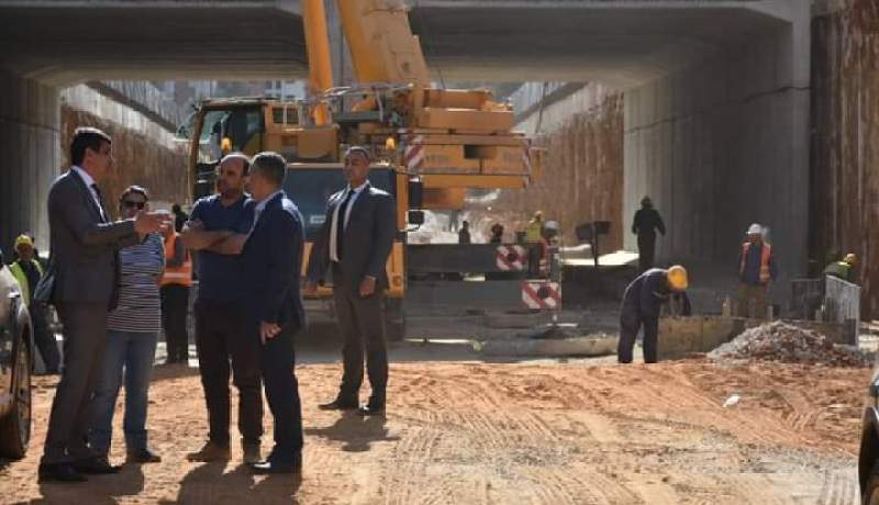 بسبب تأخر المشاريع ..والي العاصمة يبدي غضبه من بعض شركات الإنجاز