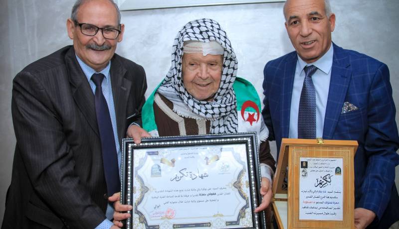 بالصور.. والي تيارت يتنقل إلى تيبازة للإطمئنان على الفنان حمزة فغولي