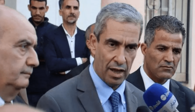 عمور: نسعى للقضاء على الردود “السطحية” على العرائض