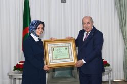 رئيس الجمهورية يسدي وساما بدرجة جدير لسفيرة تركيا بالجزائر