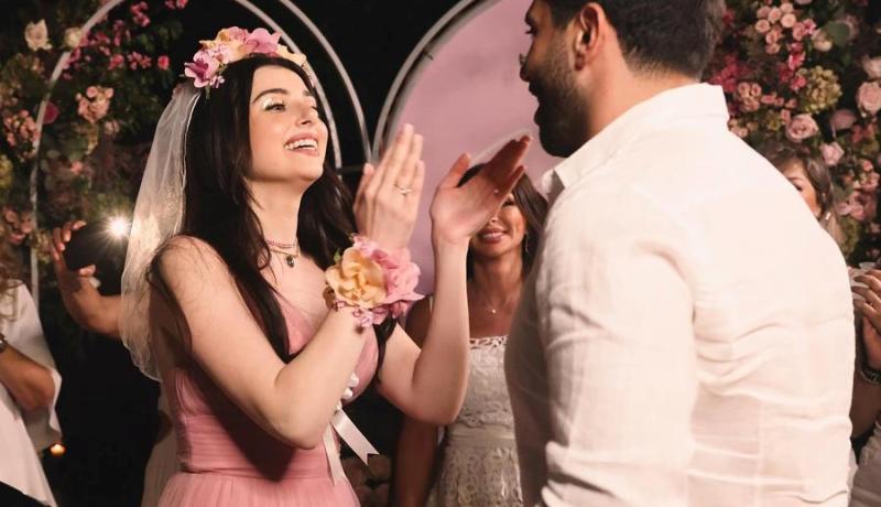 بالفيديو.. ماريتا الحلاني تعقد قرانها وتتألق بتصميم كلاسيكي