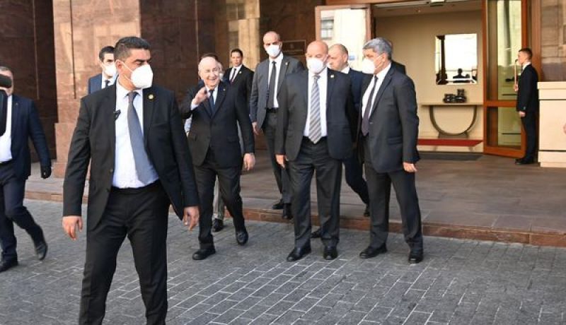 موسكو.. الرئيس تبون يجري محادثات مع رئيس الوزراء الروسي