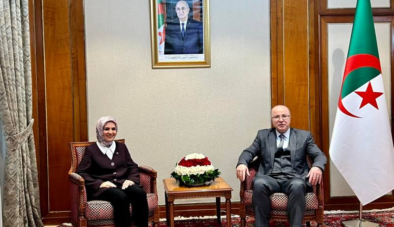 سفيرة تركيا تؤدي زيارة وداع للوزير الأول إثر انتهاء مهامها بالجزائر