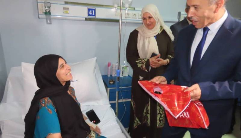 سايحي يزور مرضى عيادة أرزقي كحال التابعة لمستشفى بيرطرارية بالعاصمة