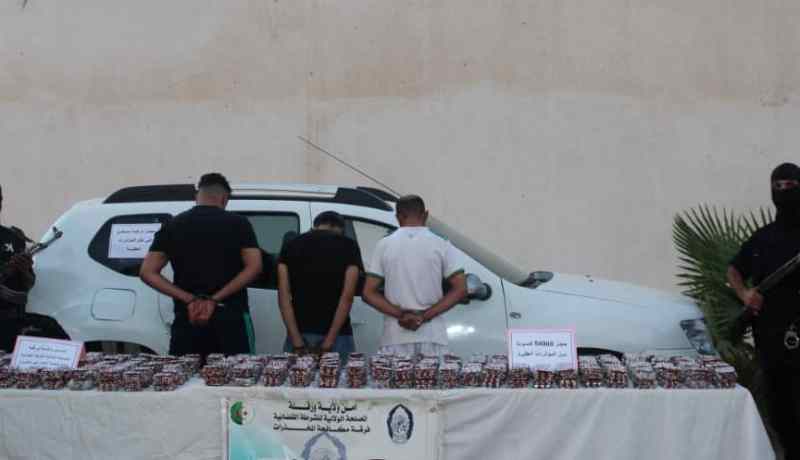 ورڨلة: توقیف 3 أشخاص وحجز 54 الف حبة صاروخ
