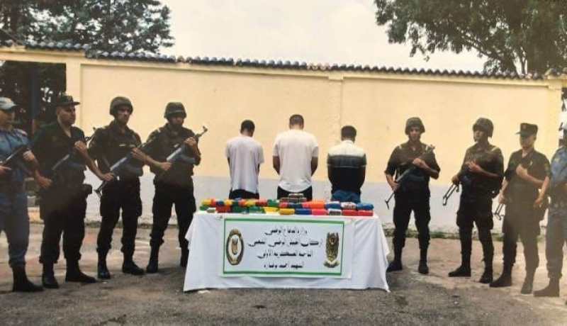 الجيش الوطني الشعبي والجمارك يحجزان 53كغ من الكيف المعالج بالبليدة