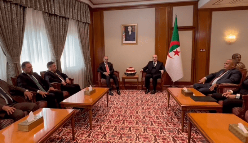 الوزير الأول يستقبل رئيس المحكمة الإتحادية العليا للعراق