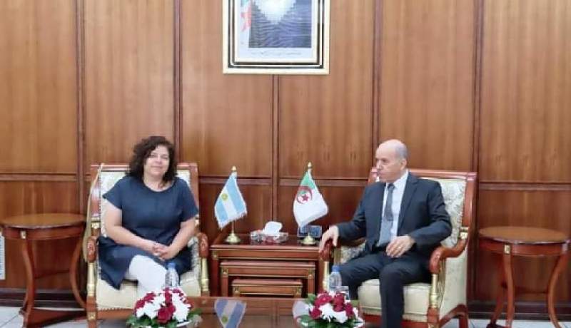 سايحي يبحث مع نظيرته الارجنتينية تطوير العلاقات في مجال الصحة