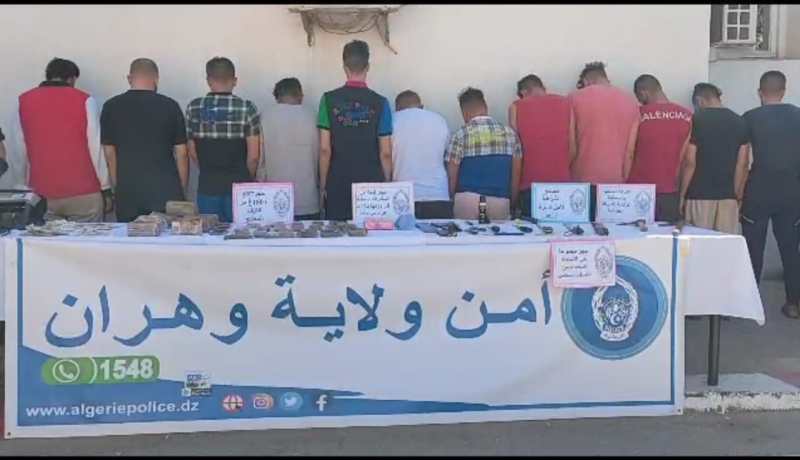 ضبط 412 غ كوكايين بحوزة عصابة أحياء بوهران