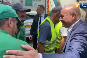 وزير التجارة لعمال النظافة..”ربي يعاونكم نتوما أسياد الرجال”