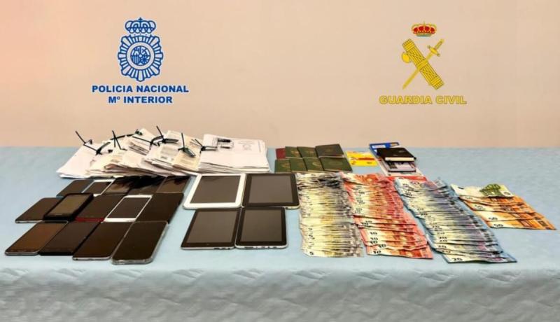 إسبانيا: الإطاحة بمنظمة إجرامية تقدم وثائق مزورة للمهاجرين غير الشرعيين