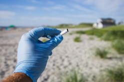 دولة أوروبية تحظر التدخين في شواطئها