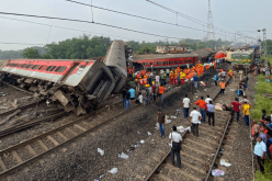 288 قتيلا في اصطدام 3 قطارات بالهند