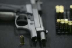 مقتل حامل في شهرها الثامن رميا بالرصاص على يد طفلها البالغ عامين