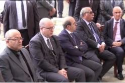 الوزير الأول على رأس الطاقم الحكومي في جنازة الشيخ آيت علجت