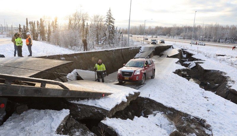 زلزال بقوة 7.4 يضرب ألاسكا وتحذير من تسونامي