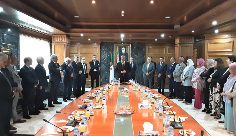 وزير الطاقة يشرف على حفل استقبال بمناسبة العيد