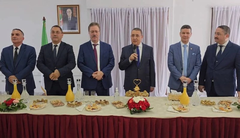وزير الداخلية يدعو إلى مضاعفة الجهود لرفع التحديات