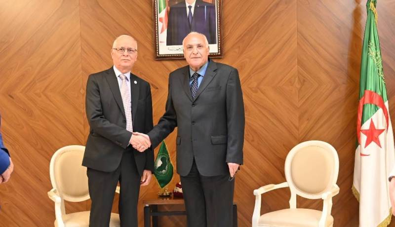 عطاف يستقبل مفوض الاتحاد الإفريقي للتربية والعلوم والتكنولوجيا والابتكار