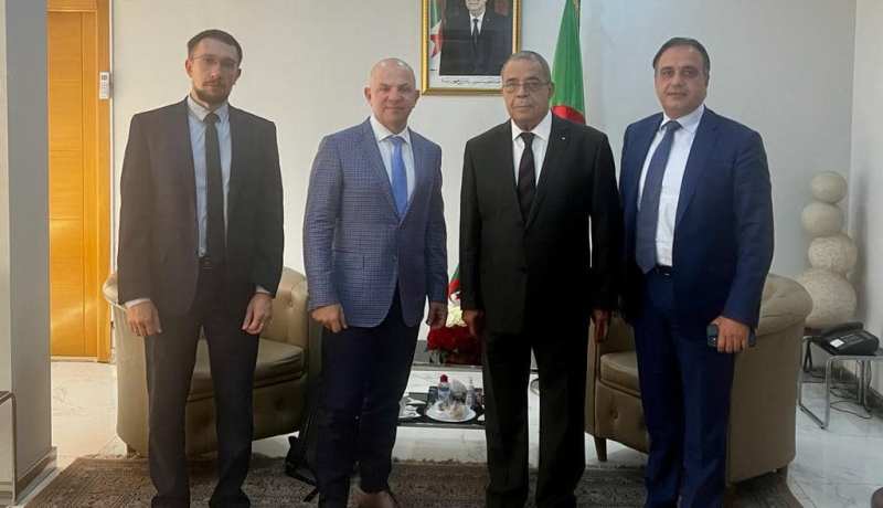 مصنع فيات وهران .. عون يستقبل وفدا من مجموعة “ستيلانتيس”