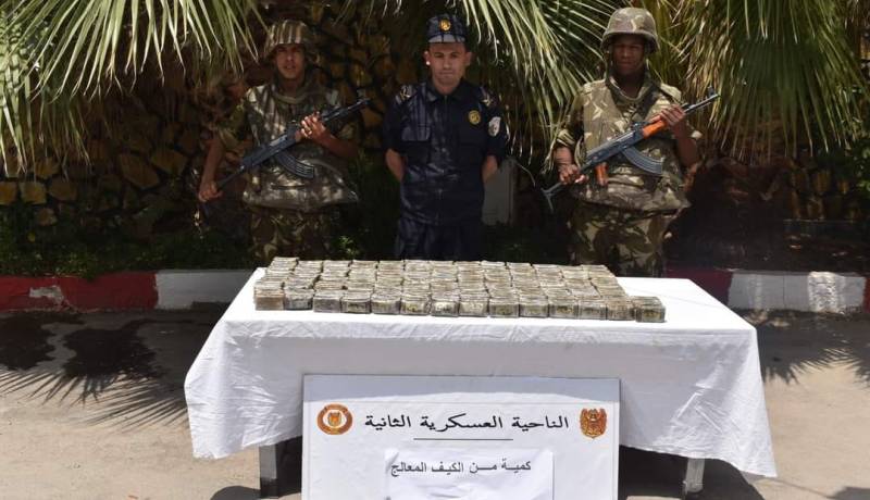 الجيش يحجز أسلحة وذخيرة ويحبط إدخال أزيد من قنطار كيف معالج