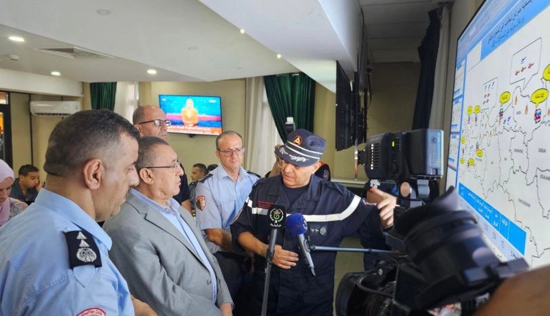 وزير الداخلية يشرف على سير عمليات إخماد الحرائق بالمديرية العامة للحماية المدنية