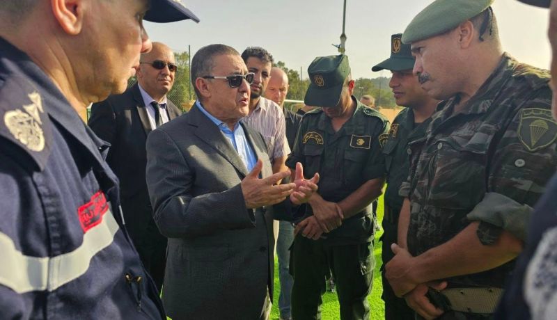حرائق الغابات.. وزير الداخلية يتفقد المناطق المتضررة ببجاية