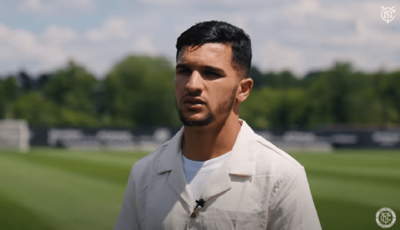 بقرار :”الدوري الأمريكي مختلف ورفقائي شجعوني لتقديم الأفضل”