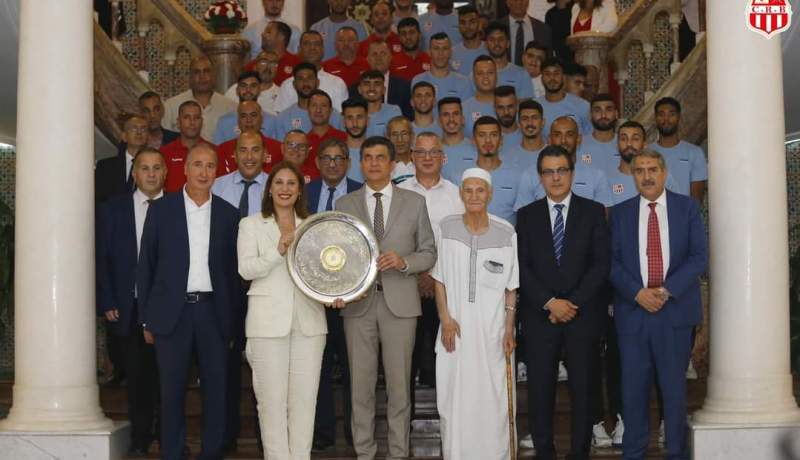 بالصور.. والي العاصمة يكرم شباب بلوزداد