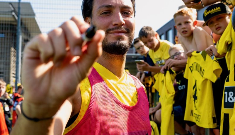 بن سبعيني يبدي سعادته بالعودة للتدريبات وملاقاة جماهير دورتموند