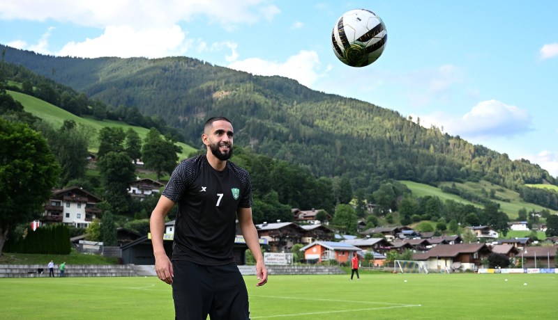 بودبوز يحل بالنمسا ويباشر تربصه رفقة الأهلي السعودي