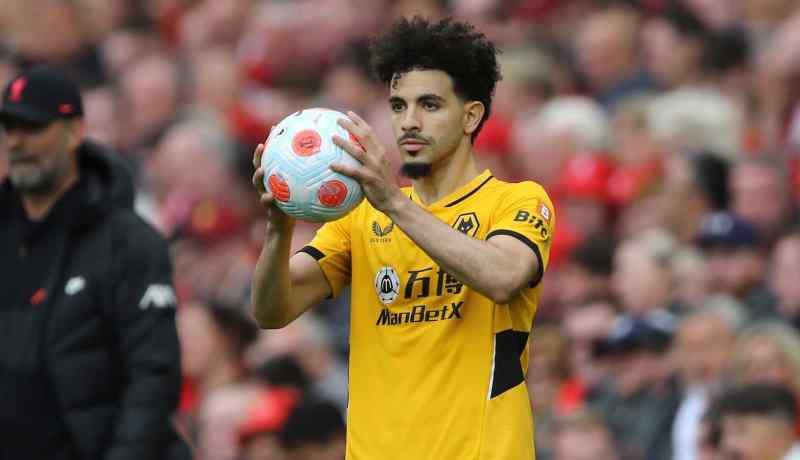 وولفرهامبتون يعرض آيت نوري للبيع