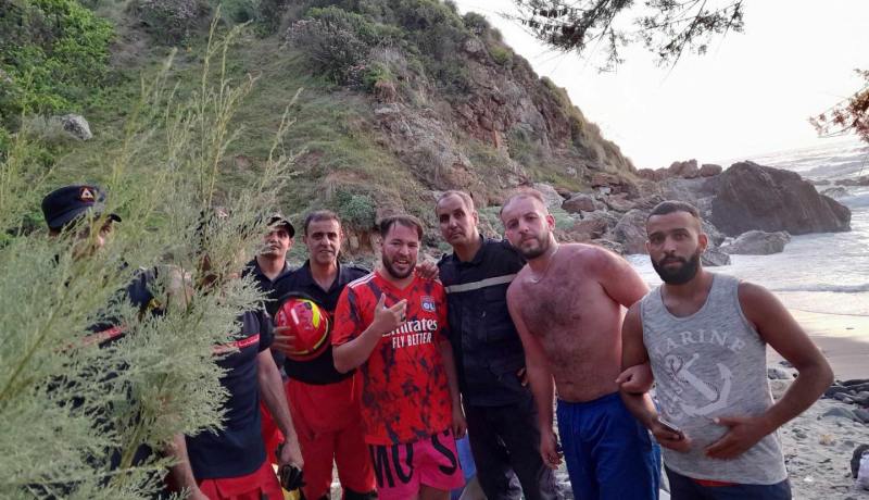 جيجل.. إجلاء 6 شبان مخيمين وعالقين في شاطئ العطاف