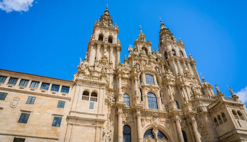 إسبانيا تعول إدراج ضريبة على السياحة