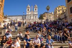 إيطاليا تحذر السياح الأجانب