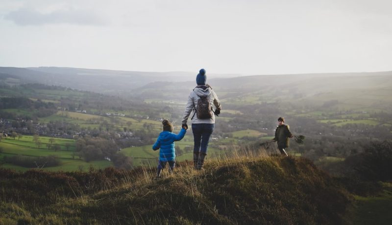 دولة أوروبية تمكن أطفال الأجانب من الاستفادة من نظام الرعاية الصحية