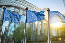 بالتفاصيل.. منح تصريح عمل وإقامة موحد من الاتحاد الأوروبي للأجانب