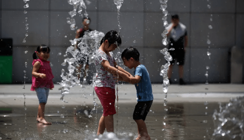 الصين تسجل حرارة قياسية بلغت أكثر من 52°