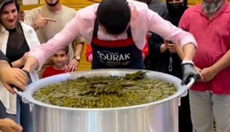بالفيديو.. الشيف بوراك يفشل لأول مرة في قلب قدر ورق عنب