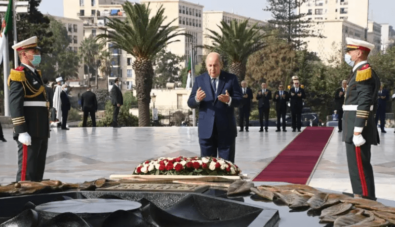 مقام الشهيد.. رئيس الجمهورية يضع اكليلا من الزهور ويترحم على أرواح الشهداء