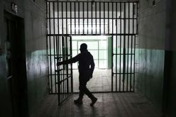 اتهام حراس سجن بتعذيب تونسي في إيطاليا