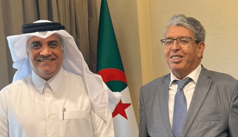 السفير القطري يجتمع مع المدير العام للبلدان العربية بالجزائر