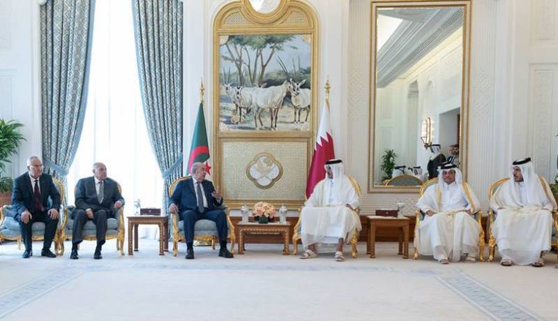 الرئيس تبون يجري مع أمير قطر جلسة مباحثات رسمية