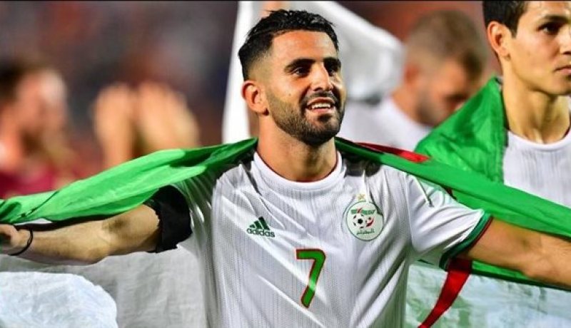محرز يتضامن مع ضحايا الحرائق ويثمن الجهود المبذولة في إخماد النيران